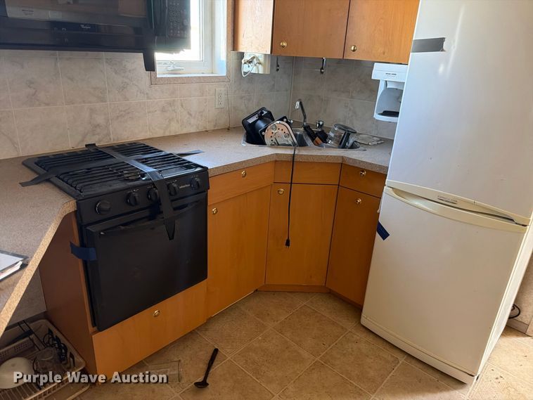 image for item EW2259 Auburn skid mounted living quarters