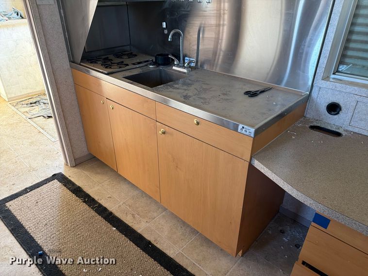 image for item EW2259 Auburn skid mounted living quarters