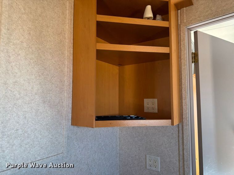 image for item EW2259 Auburn skid mounted living quarters