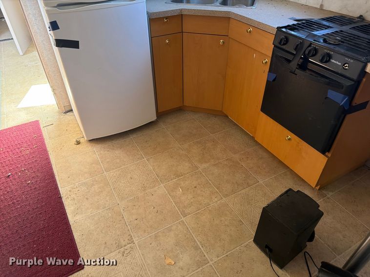 image for item EW2259 Auburn skid mounted living quarters