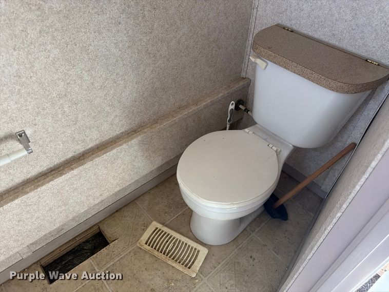 image for item EW2259 Auburn skid mounted living quarters