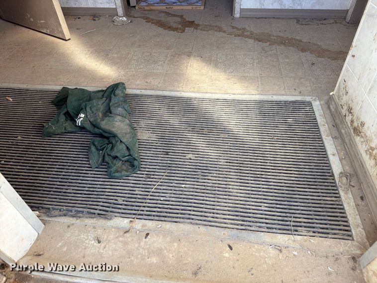 image for item EW2263 Denille Industries ENG/GEO-4256 skid mounted living quarters