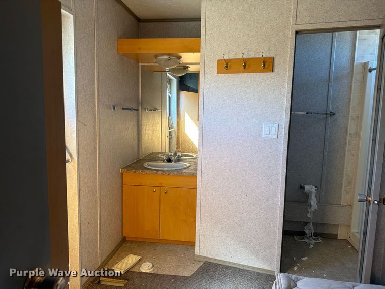 image for item EW2263 Denille Industries ENG/GEO-4256 skid mounted living quarters