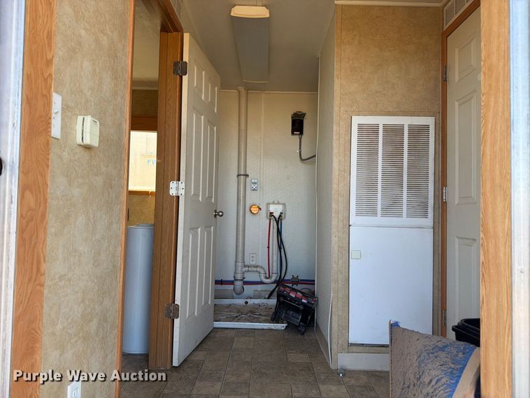 image for item EW2267 Teton Buildings skid mounted living quarters