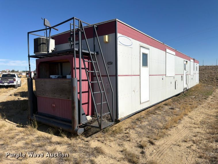 image for item EW2269 Auburn FNG/GEO-4250 skid mounted living quarters