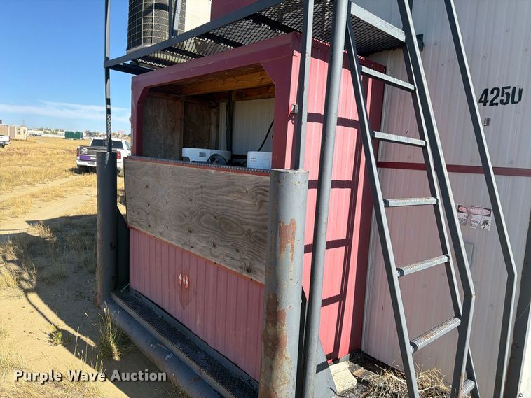 image for item EW2269 Auburn FNG/GEO-4250 skid mounted living quarters