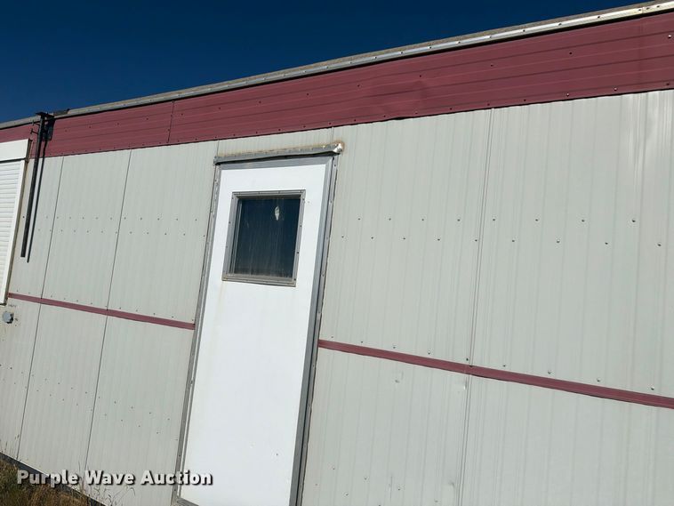 image for item EW2269 Auburn FNG/GEO-4250 skid mounted living quarters