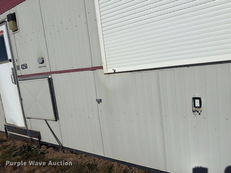 image for item EW2269 Auburn FNG/GEO-4250 skid mounted living quarters