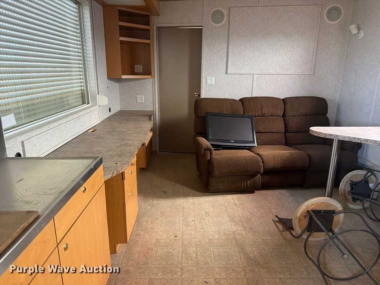 image for item EW2269 Auburn FNG/GEO-4250 skid mounted living quarters