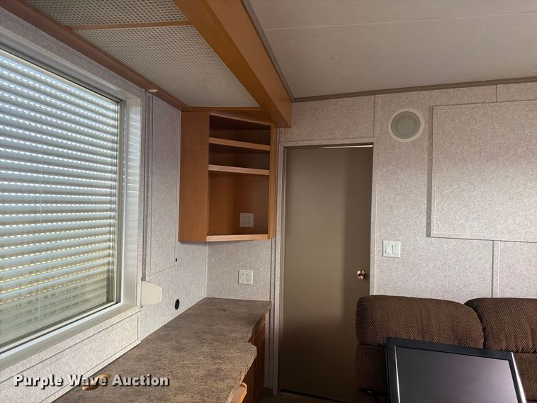 image for item EW2269 Auburn FNG/GEO-4250 skid mounted living quarters