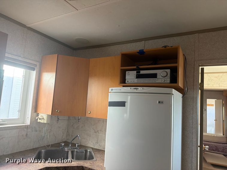 image for item EW2269 Auburn FNG/GEO-4250 skid mounted living quarters