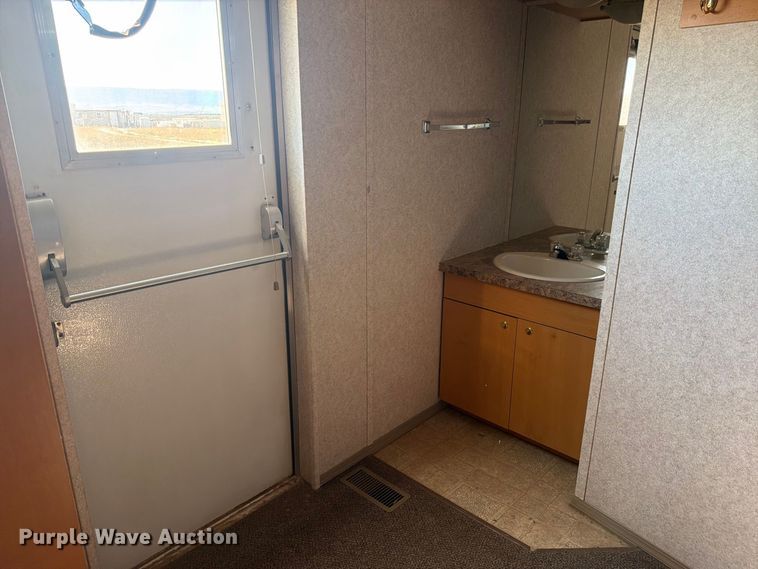 image for item EW2269 Auburn FNG/GEO-4250 skid mounted living quarters