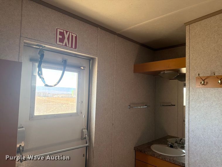 image for item EW2269 Auburn FNG/GEO-4250 skid mounted living quarters