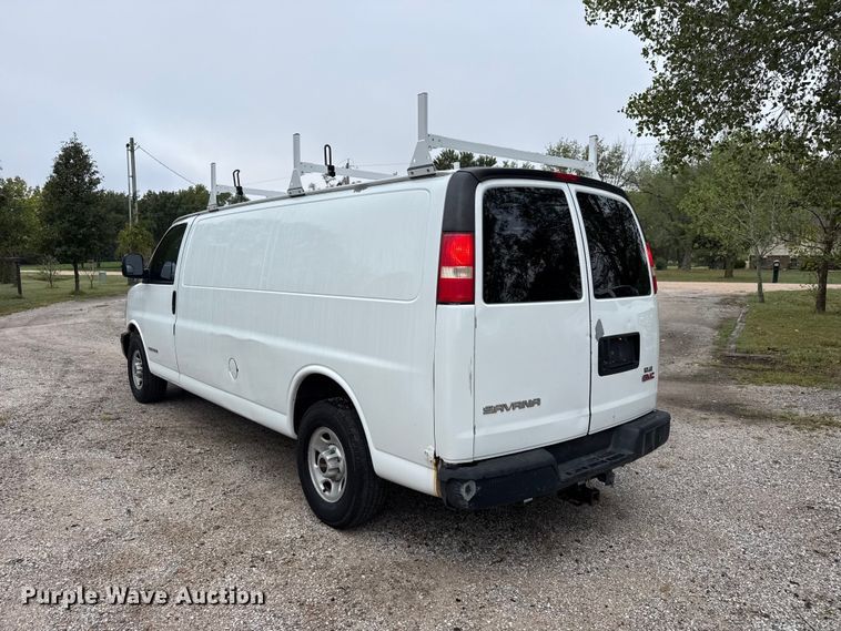 image for item EW4359 2003 GMC Savana 3500 van