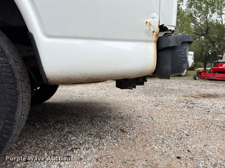 image for item EW4359 2003 GMC Savana 3500 van
