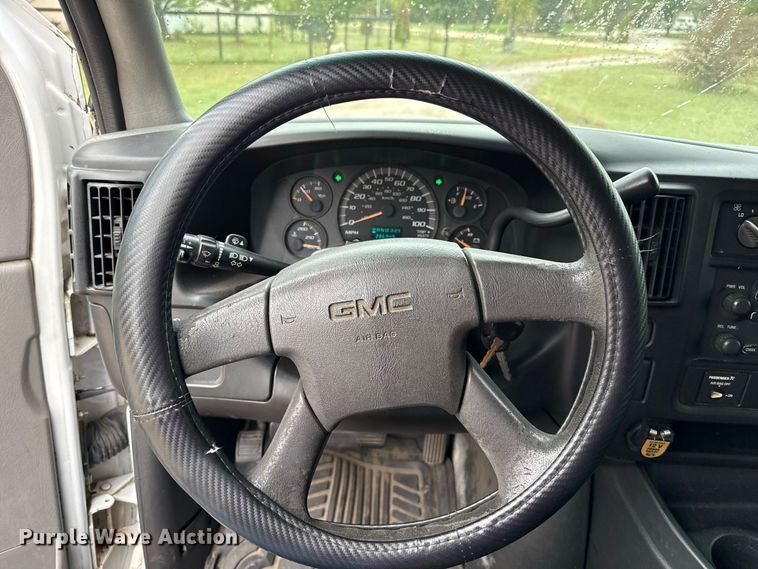 image for item EW4359 2003 GMC Savana 3500 van