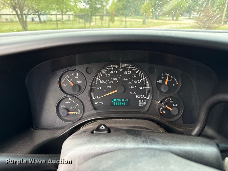 image for item EW4359 2003 GMC Savana 3500 van