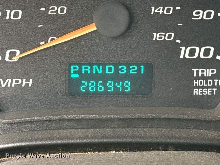image for item EW4359 2003 GMC Savana 3500 van