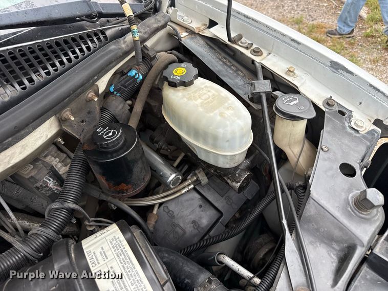 image for item EW4359 2003 GMC Savana 3500 van