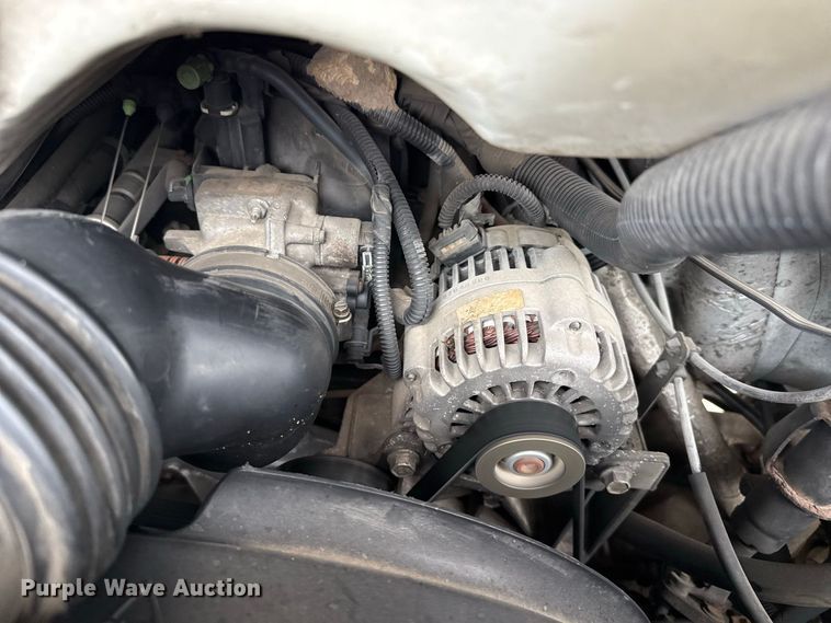 image for item EW4359 2003 GMC Savana 3500 van