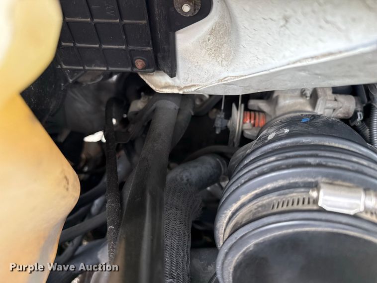 image for item EW4359 2003 GMC Savana 3500 van