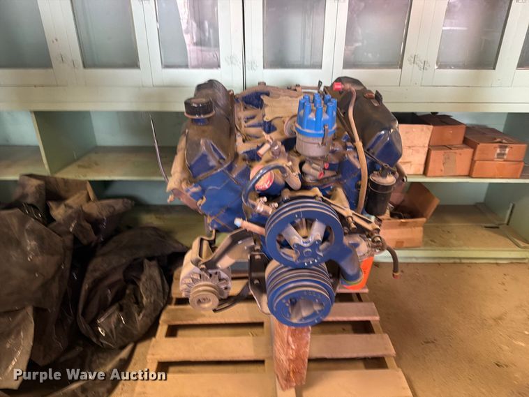 image for item EW4372 1965 Ford engine