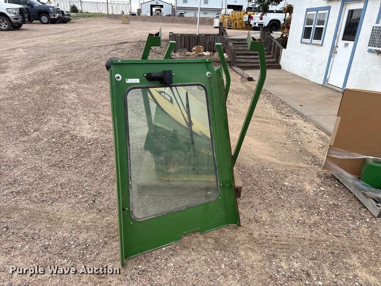 image for item EW4391 John Deere F935 mower cab kit