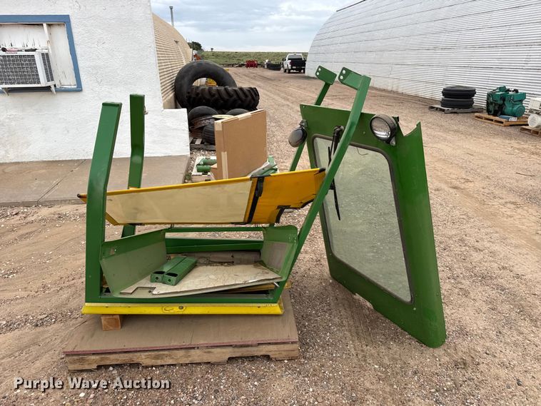 image for item EW4391 John Deere F935 mower cab kit