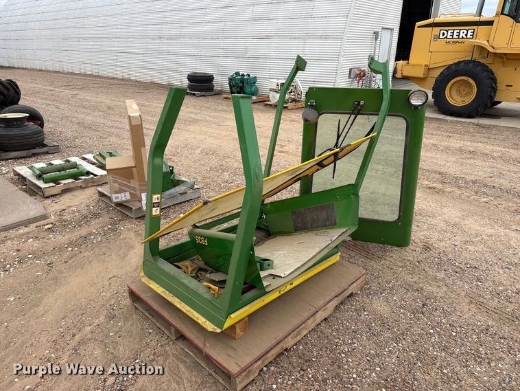 image for item EW4391 John Deere F935 mower cab kit