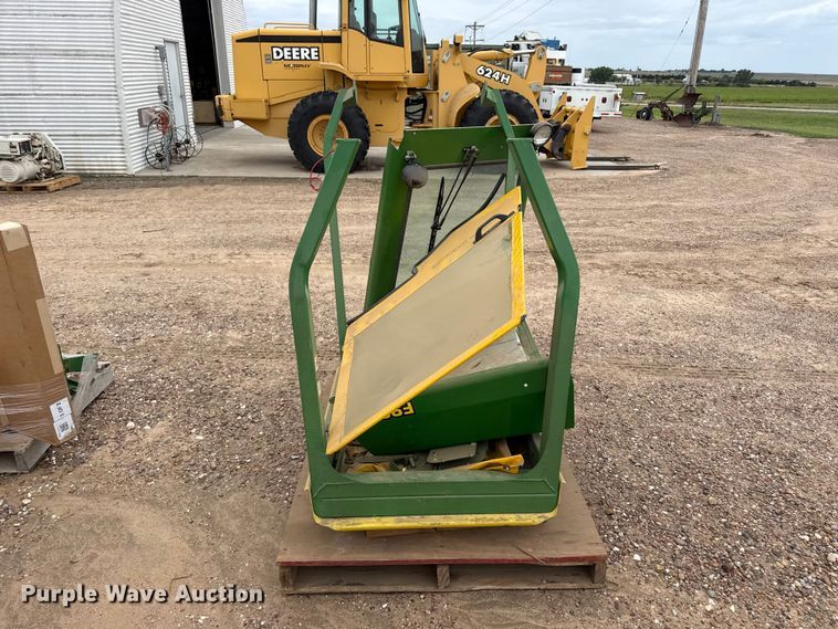 image for item EW4391 John Deere F935 mower cab kit