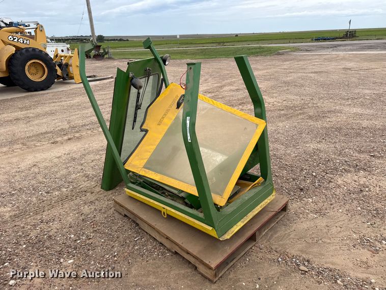image for item EW4391 John Deere F935 mower cab kit