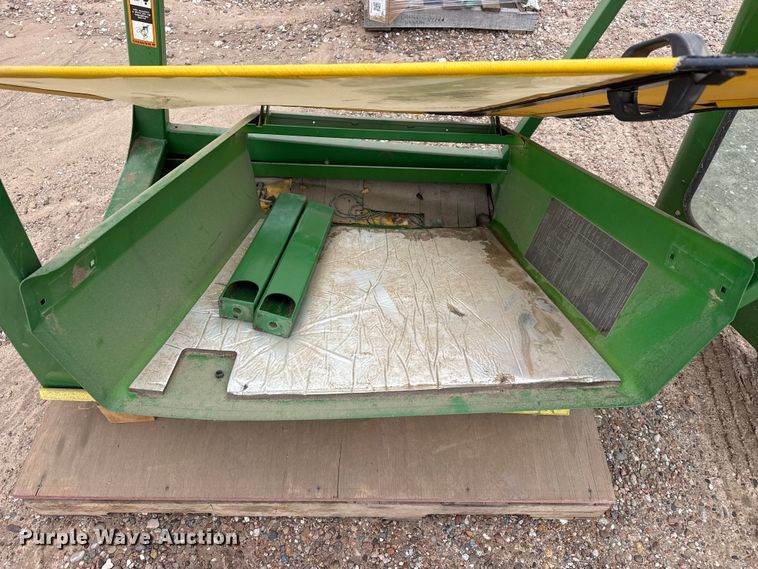 image for item EW4391 John Deere F935 mower cab kit