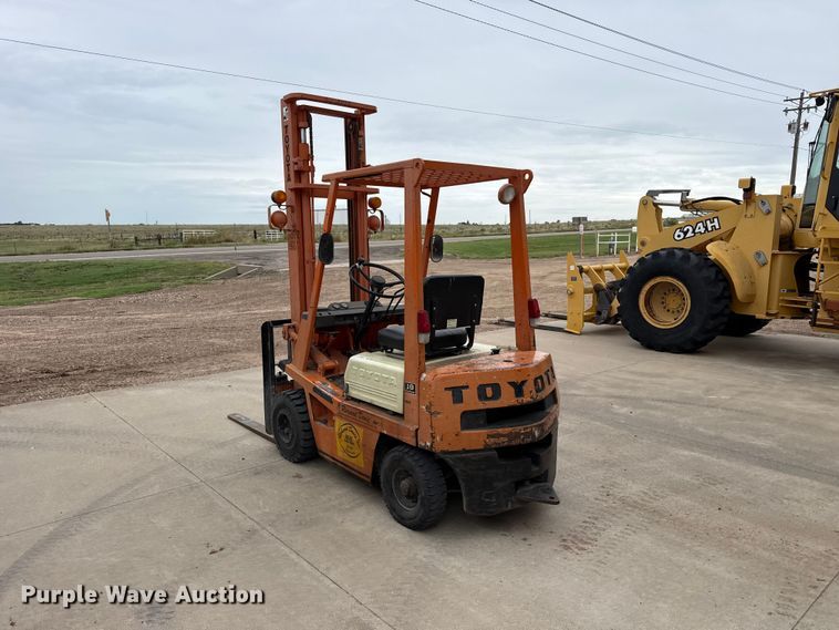 image for item EW4392 1999 Toyota FG18 forklift
