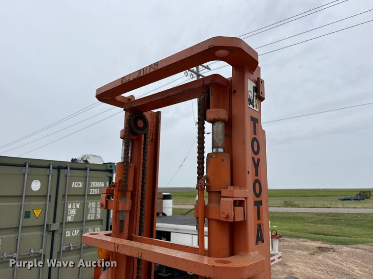 image for item EW4392 1999 Toyota FG18 forklift