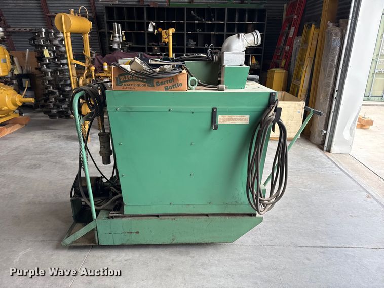 image for item EW4393 Linde UCC-305 welder