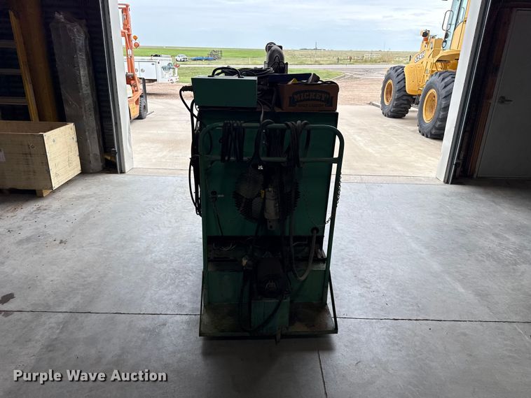 image for item EW4393 Linde UCC-305 welder