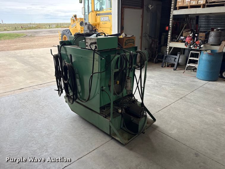 image for item EW4393 Linde UCC-305 welder