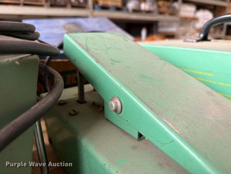 image for item EW4393 Linde UCC-305 welder