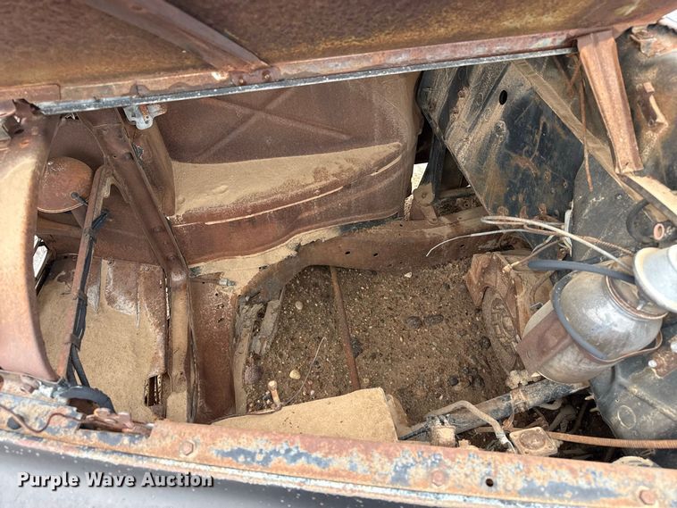 image for item EW4482 Dodge sedan