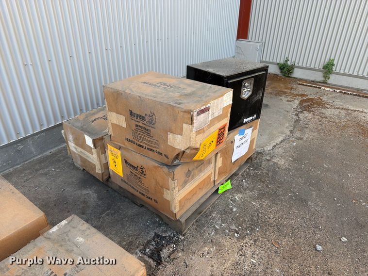 image for item EW5020 (6) Buyers toolboxes