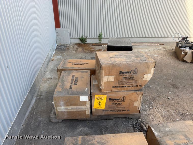 image for item EW5020 (6) Buyers toolboxes