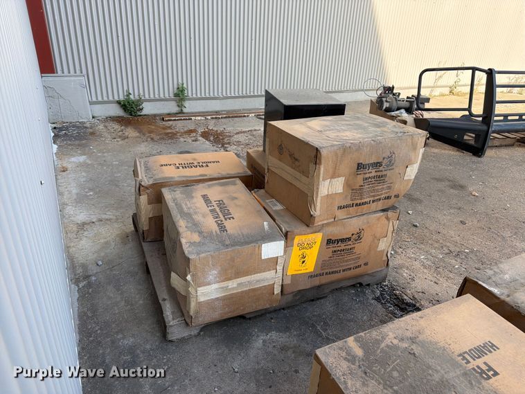 image for item EW5020 (6) Buyers toolboxes