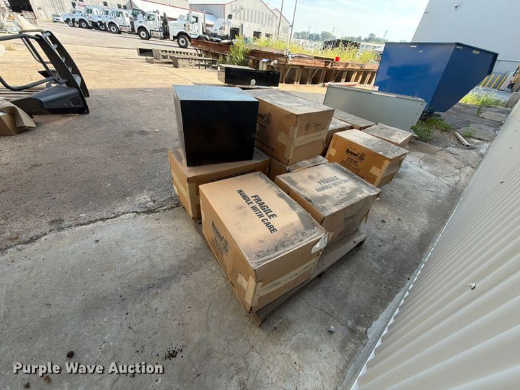 image for item EW5020 (6) Buyers toolboxes