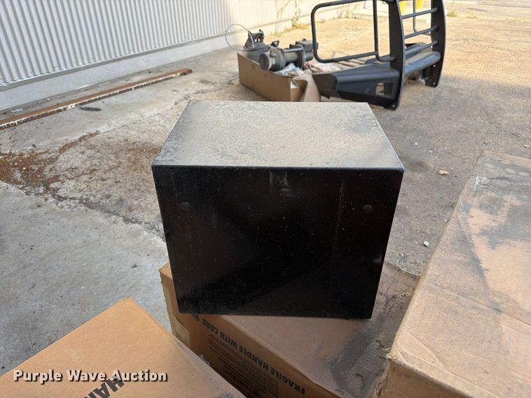 image for item EW5020 (6) Buyers toolboxes