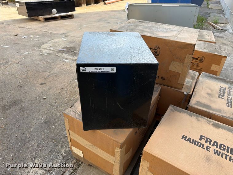 image for item EW5020 (6) Buyers toolboxes