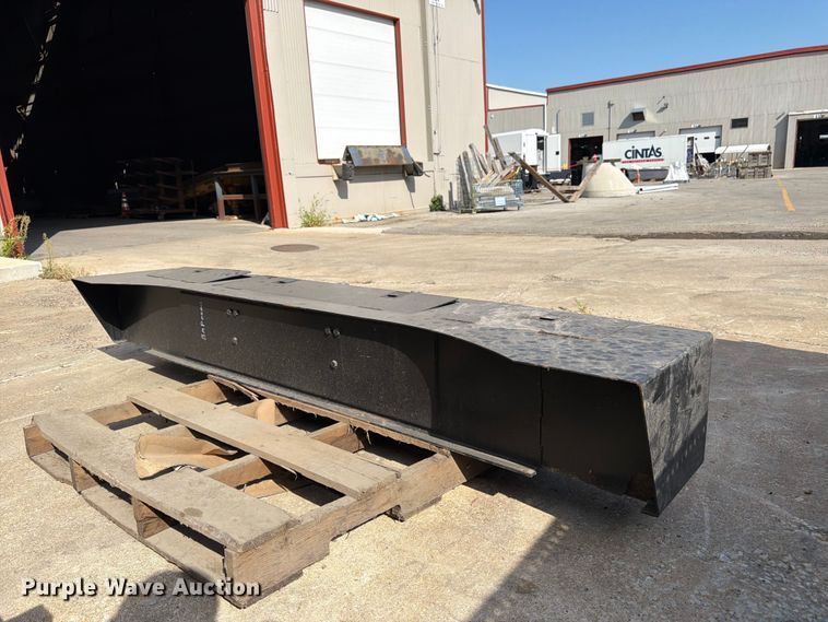 image for item EW5024 Truck bumper 