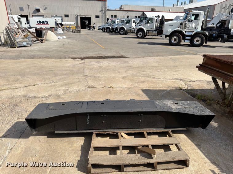image for item EW5024 Truck bumper 