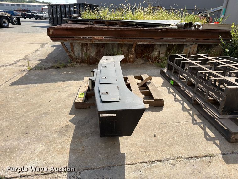 image for item EW5024 Truck bumper 