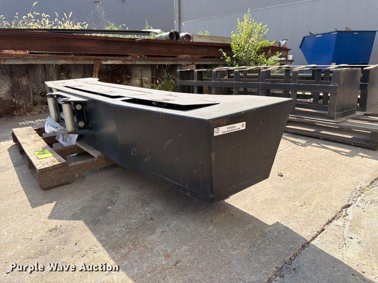 image for item EW5024 Truck bumper 