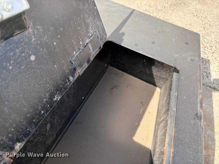 image for item EW5024 Truck bumper 